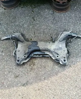 Peugeot 3008 I Front subframe