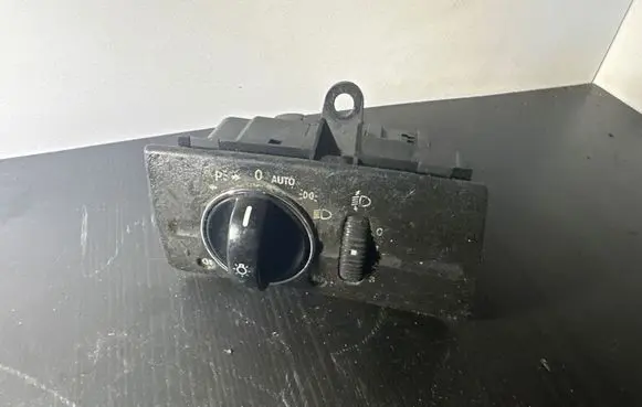 Mercedes-Benz E W211 Light switch 2115450304 04056020