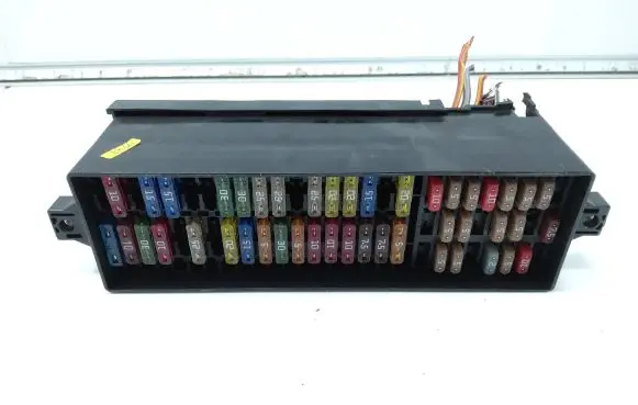 Volkswagen Polo Fuse box set 1109451209