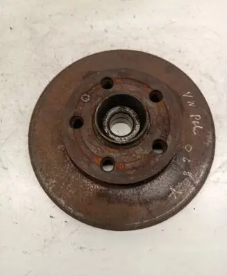 Volkswagen Polo IV 9N3 Rear wheel hub