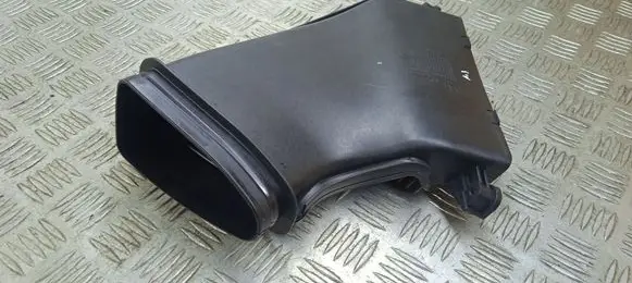 Maserati Levante Air intake duct part 670033793
