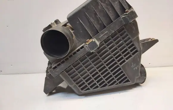 Honda FR-V Air filter box 