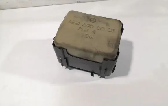 Mercedes-Benz C W204 Central locking vacuum pump A0008000018 A2218000035