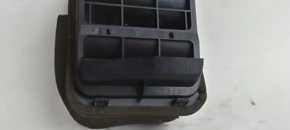 Subaru XV Quarter panel pressure vent 72651AE010 72658AE010