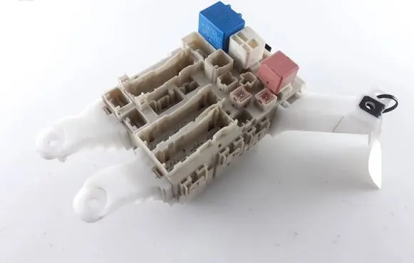 Toyota Verso Fuse module 827300F051C 827300F051