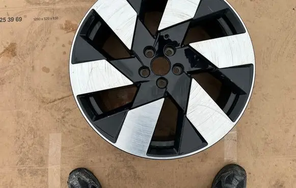 Volvo XC60 R20 alloy rim 32358303