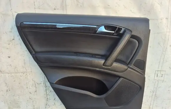 Audi Q7 4L Rear door card panel trim 4L0867305B 4L0867305 4L0867305A