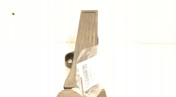 Accelerator throttle pedal