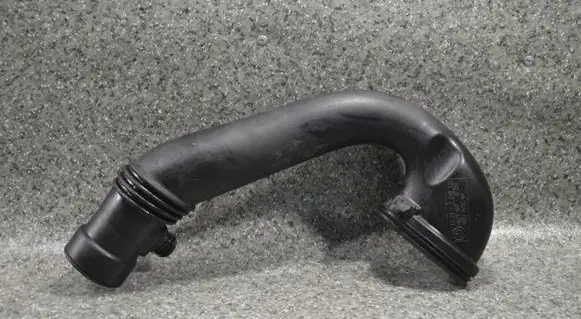 BMW 5 E39 Intercooler hose/pipe 2248154