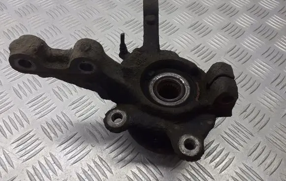 Renault Twingo II Front wheel hub spindle knuckle