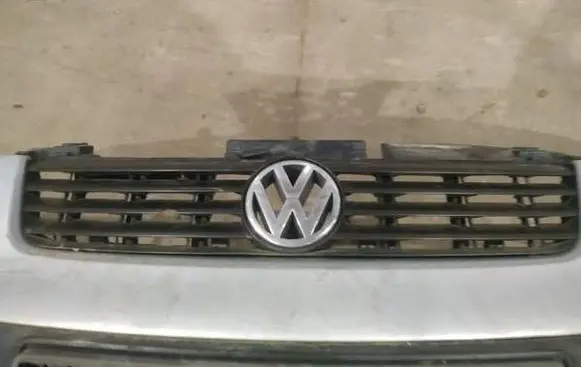 Volkswagen PASSAT B5 Front grill