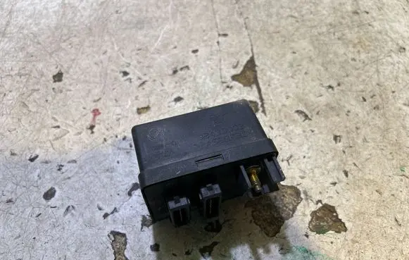 Alfa Romeo 159 Glow plug pre-heat relay 55193073 38430003