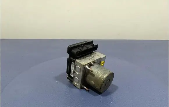 Toyota Verso-S ABS Pump 445400F070
