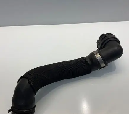 Porsche Macan (95B) Engine coolant pipe/hose 95B122101F