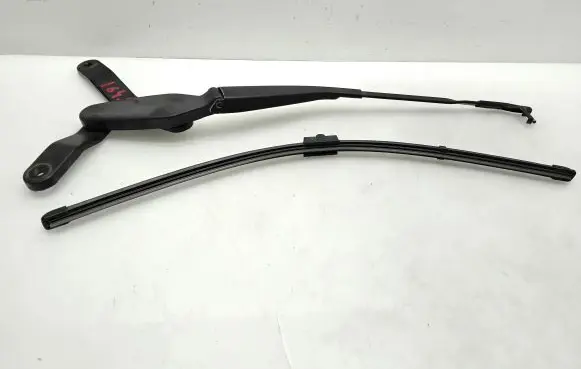 Mercedes-Benz E W212 Windshield/front glass wiper blade A2128200944 3392125703