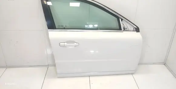 Volvo V70 Front door