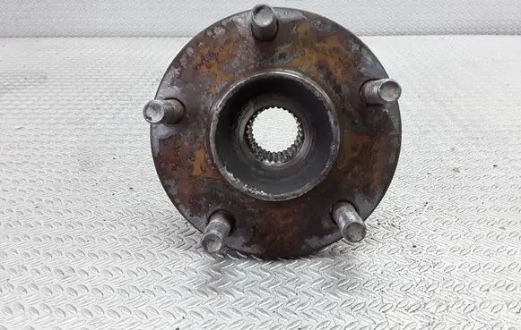 Nissan X-Trail T31 Front wheel hub