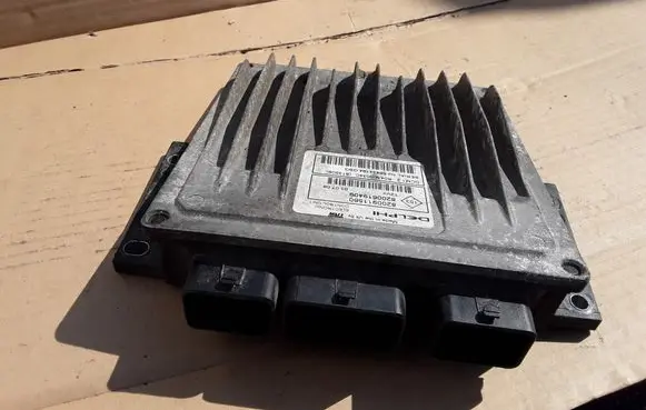 Renault Kangoo I Engine control unit/module 8200911560