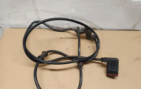 Mercedes-Benz E W211 Brake pads wear sensor A2115400505