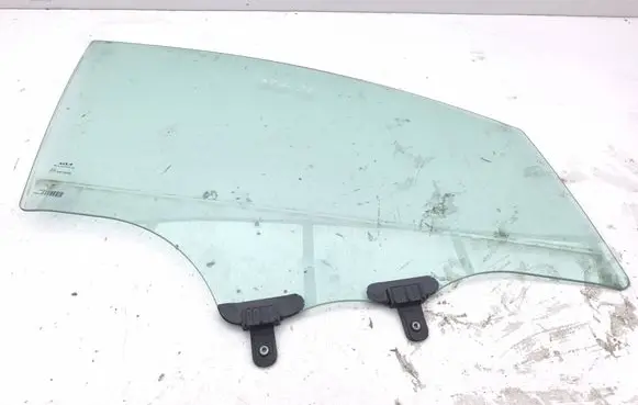 KIA Sportage Front door window glass four-door 