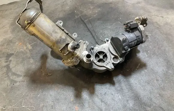 Mercedes-Benz E W211 EGR valve A6461400475 220107ZGS004 220107ZGG004