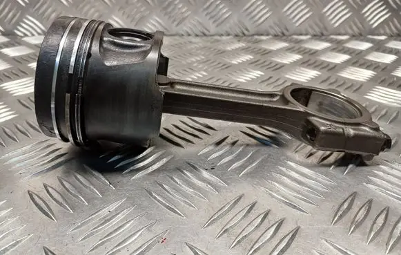 Renault Megane III Piston with connecting rod 7657X