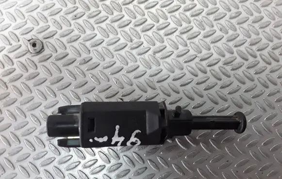Volkswagen PASSAT B4 Brake pedal sensor switch 191945515