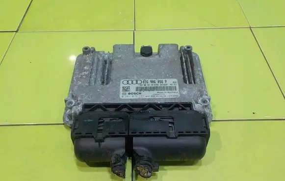 Audi A3 S3 8P Engine control unit/module 03G906056P 15AB48