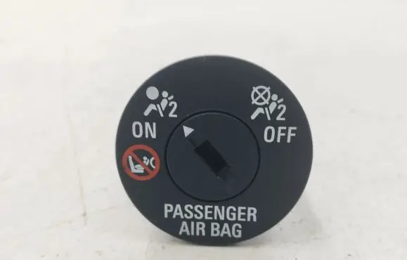 Passenger airbag on/off switch