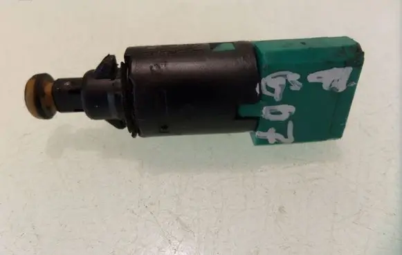 Clutch pedal sensor
