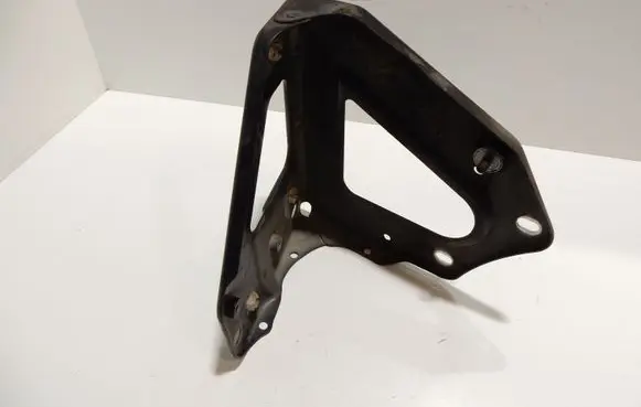 Audi A6 S6 C6 4F Fender mounting bracket 4F0821135B 54238