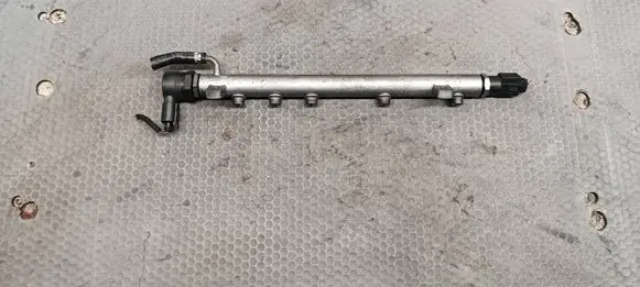 Mercedes-Benz A W169 Fuel main line pipe A6400701295 10034779 2804924