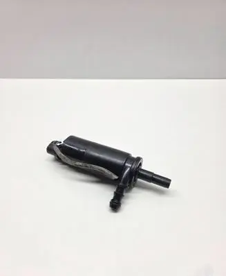 BMW 5 E60 E61 Headlight washer pump 6973097 A102 5778631