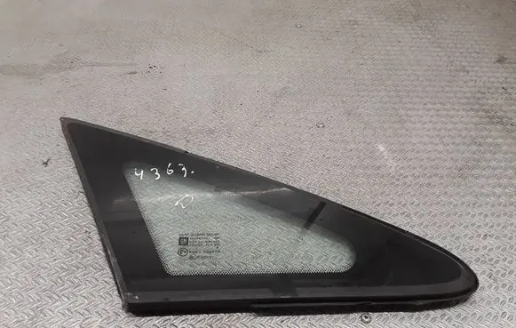 Opel Corsa D Front triangle window/glass 