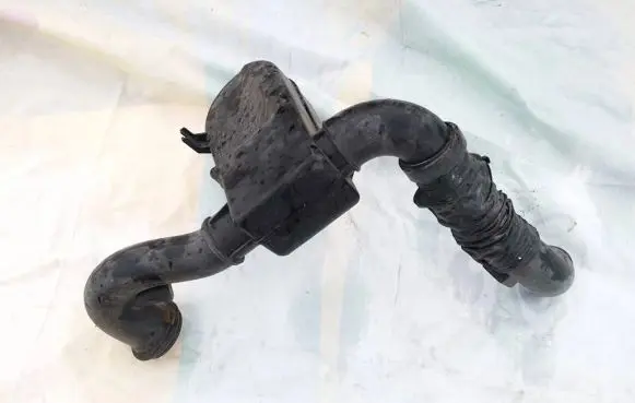 Intake resonator