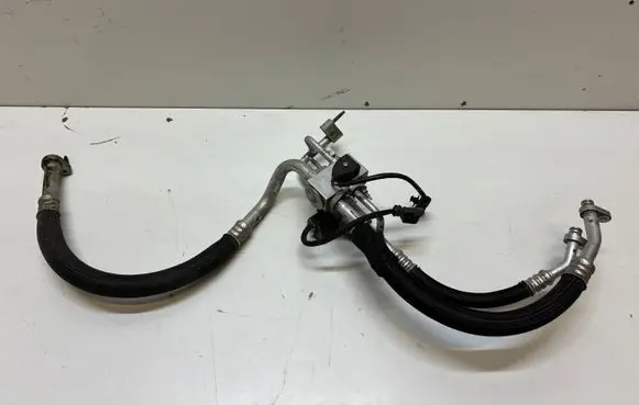 Peugeot 208 II Air conditioning (A/C) pipe/hose 9826918880