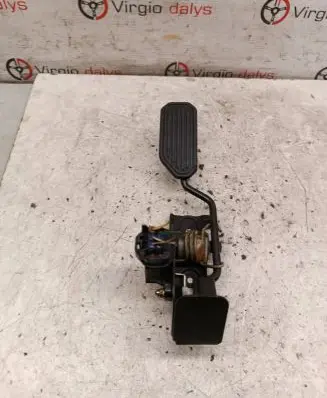 Toyota Avensis Verso Accelerator throttle pedal
