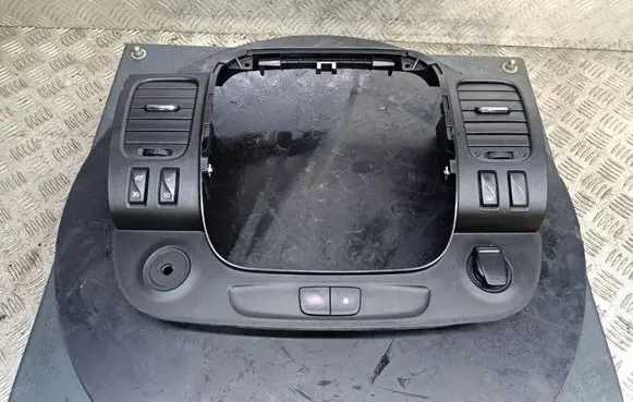 Opel Vivaro Other sill/pillar trim element 