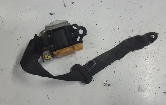 Suzuki Vitara (LY) Seat belt trim 