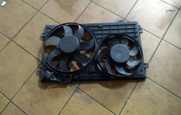 Volkswagen PASSAT B6 Fan set 1K0121207T