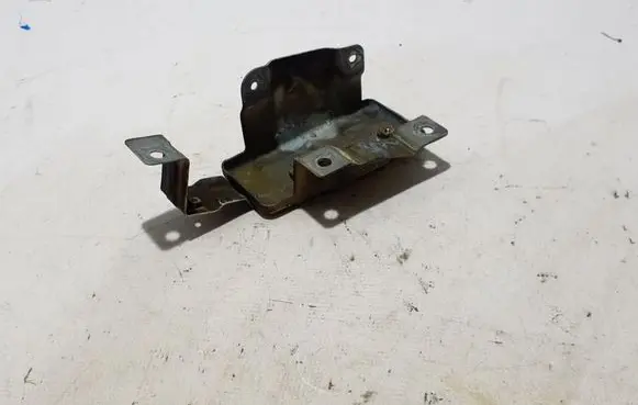 Renault Arkana Fender mounting bracket 663512031R