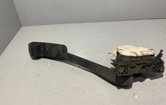 Volvo S60 Accelerator throttle pedal 9496821 B310 00776913