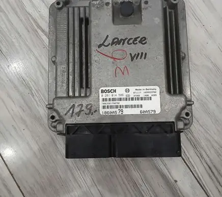 Mitsubishi Lancer VIII Engine control unit/module ECU 1860A5