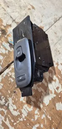 Volvo S60 Electric window control switch 8682837