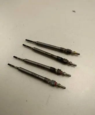 Volkswagen Tiguan Glow plug 059963319F