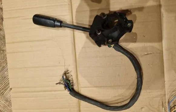 Mercedes-Benz E W124 Indicator stalk 177511