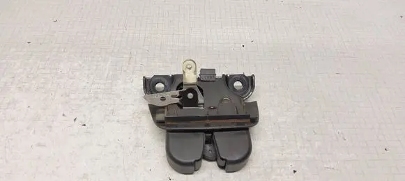 Audi A4 S4 B6 8E 8H Tailgate/trunk/boot lock/catch/latch 8E9827520 4B9877505M