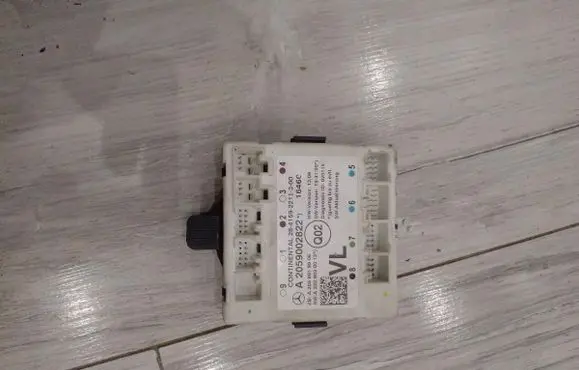 Mercedes-Benz C W205 Door control unit/module A2059002822