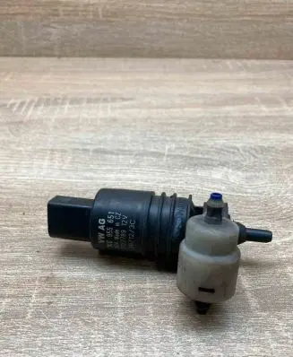 Audi Q3 8U Windscreen/windshield washer pump 1K6955651