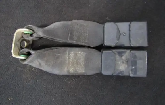 Rear seatbelt buckle